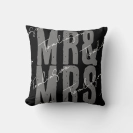 モダンでミニマルなデザインのオーダーメイドのMr. and Mrs. クッション
