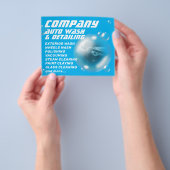 モダンで創造的なバブルカー フライヤー (手)