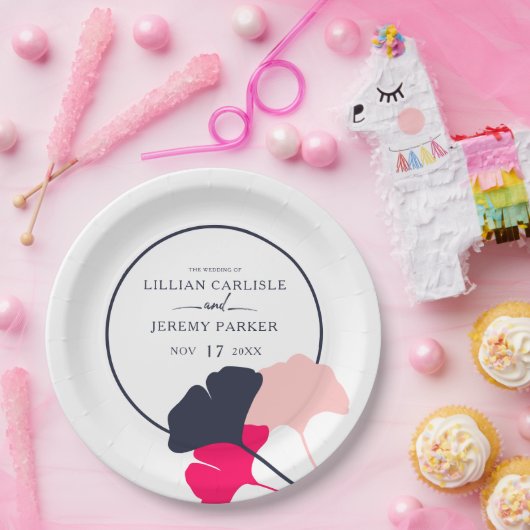 モダンで大胆なネイビーとピンクの銀杏の葉のウェディング ペーパープレート (パーティー)