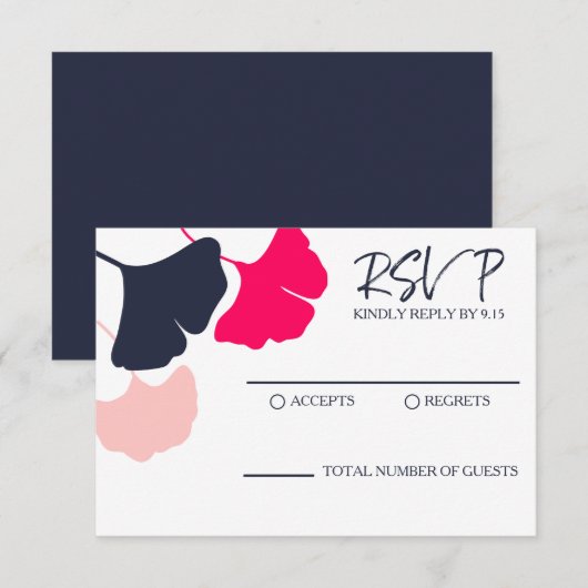 モダンで大胆なネイビー、ピンクの銀杏の葉 ウェディングRSVP 出欠カード (正面/裏面)