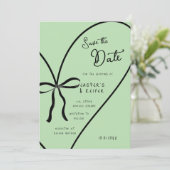 モダンで大胆なハート型のリボン写真ウェディング・セーブ・ザ・デート 招待状 (スタンド正面)