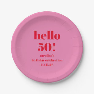 モダンで大胆な明るいピンクとレッドの50歳の誕生日カスタムデザイン ペーパープレート