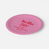 モダンで大胆な明るいピンクとレッドの50歳の誕生日カスタムデザイン ペーパープレート (アングル)