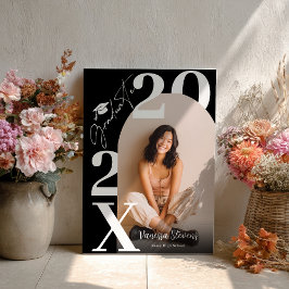 モダンで大胆な白と黒のトレンディな卒業写真 ポスター