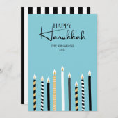 モダンで幸せなハヌカーは休日カードの良否を明りにすかして調べます シーズンカード (正面/裏面)