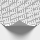 モダンで幾何学的なパターン灰色白の三角形 ラッピングペーパー (角)