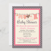 モダンで甘いベビーのクローズライン女の子のベビーシャワー 招待状 (正面)