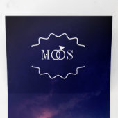 モダンで美しいピンクの夕焼け空と黒い雲 三つ折り招待状 (内部最初)