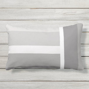 モダンで軽いダークグレーの白のストライブ柄パターン アウトドアクッション