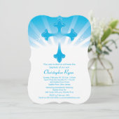 モダンで青い十字の男の子の神聖な洗礼の招待状 招待状 (スタンド正面)