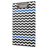 モダンで青及び黒いシェブロンのジグザグ形のプリントのクリップボード クリップボード (左)