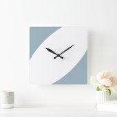 モダンで鮮やかなホワイトとスレートブルーの抽象的な曲線 スクエア壁時計 (ホーム)