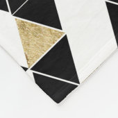 モダンで黒く、白く、およびフェイクな金ゴールドの三角形 フリースブランケット (角)