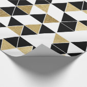 モダンで黒く、白く、およびフェイクな金ゴールドの三角形 ラッピングペーパー (角)
