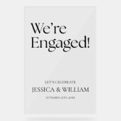 モダンなアクリルエンゲージサイン "We're Engaged" アクリルサイン (正面)