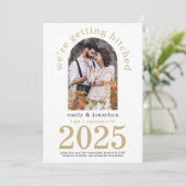 モダンなアーチ写真 ゴールド ウェディング 招待状 (スタンド正面)