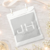 モダンなイニシャル（またはその他のテキスト） グレー フェイバーバッグ (クリップ留めされた状態)