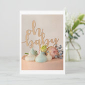 モダンなオハベイビーシャワーの招待状とパステルカラーのケーキ 招待状 (スタンド正面)