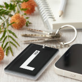 モダンなオーダーメイドの個性的なイニシャルと名前 キーホルダー (正面右)