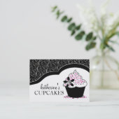 モダンなカップケーキのギフトのバウチァ 割引カード (スタンド正面)