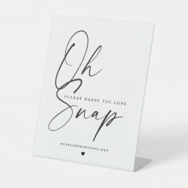 モダンなカリグラフィーが映える「Oh Snap」ウエディング  台座サイン