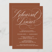 モダンなカリグラフィーのテラコッタ色の リハーサルディナー 招待状 (正面/裏面)