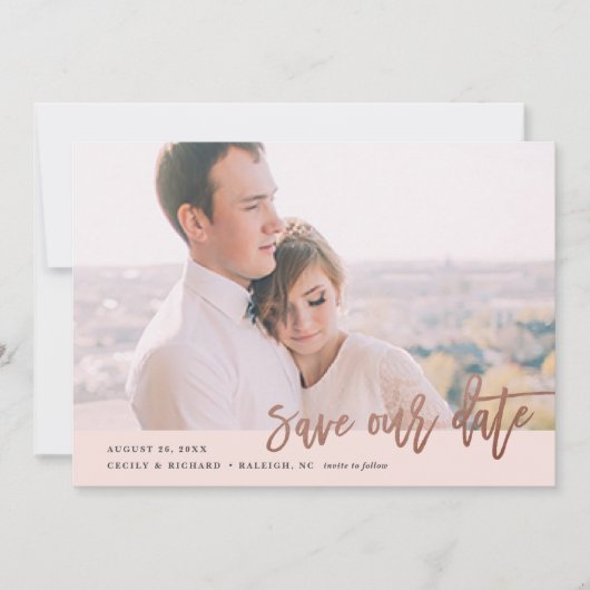 モダンなカリグラフィーの写真でお知らせ セーブザデート (正面)