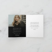 モダンなカリグラフィー写真 ブラック 卒業 折りたたみ サンキューカード (内部)