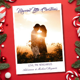 モダンなカリグラフィー パープル 結婚した リトルクリスマス シーズンカード