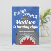 モダンなサメをテーマにした誕生日パーティーの招待状 招待状 (スタンド正面)