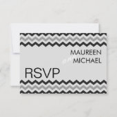 モダンなシェブロンのジグザグ形RSVPの結婚式の応答 出欠カード (裏面)