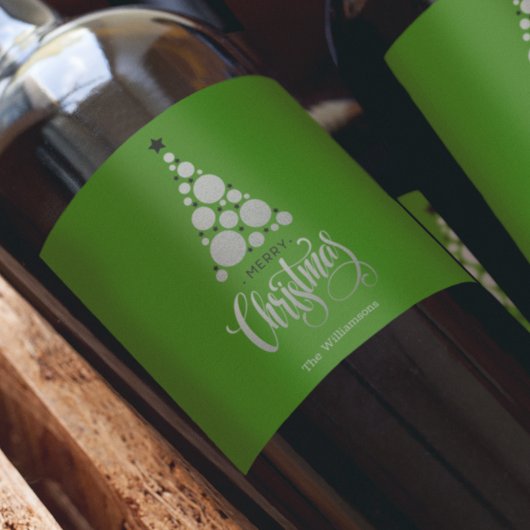 モダンなシルバーのクリスマスツリー（緑の背景） ワインラベル