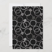 モダンなシルバーリングモノグラム結婚式招待状 招待状 (裏面)