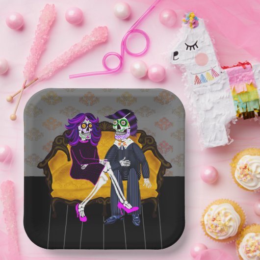 モダンなスカル カップル ヴィンテージ イエローのソファー ペーパープレート (パーティー)