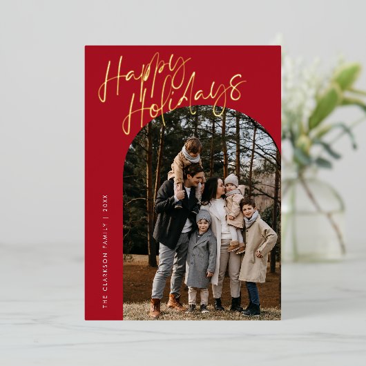 モダンなスクリプトが美しい アーチ型の2枚の写真で楽しむ ハッピー ホリデーズ 箔シーズンカード (立ち正面)