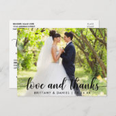 モダンなスクリプトで愛と感謝を込めたカップルのウェディング ポストカード (正面/裏面)