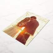 モダンなスクリプトのゴールドフォイル結婚式のお礼カード 箔招待状 (回転した状態)