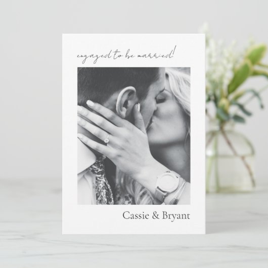 モダンなスクリプトエレガントミニマルウェディングエンゲージメント 案内状 (スタンド正面)