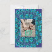 モダンなスタイリッシュなクジャクの羽の模様 青 招待状 (正面)