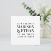 モダンなタイポグラフィの結婚式 セーブザデート (スタンド正面)