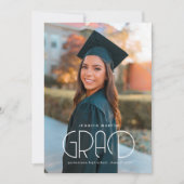 モダンなタイポグラフィーの写真付き卒業発表 招待状 (正面)