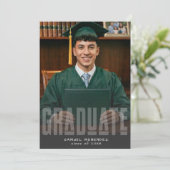 モダンなタイポグラフィーの写真 卒業発表 招待状 (スタンド正面)