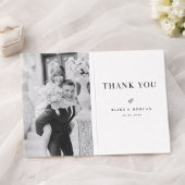 モダンなタイポグラフィーの黒と白の結婚式 サンキューカード