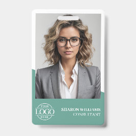 モダンなターコイズグリーンの社員写真付き会社ロゴ バッジ