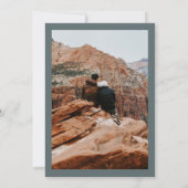 モダンなダスティーブルーのアンパサンド5枚の写真グリッド結婚式 招待状 (裏面)