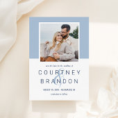 モダンなダスティーブルーのカラーブロック写真 ウェディング セーブザデート