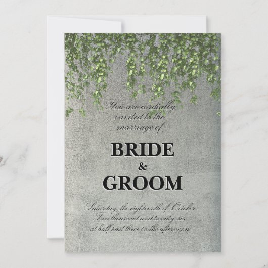 モダンなテクスチャのコンクリートの壁に這う緑の蔓 招待状 (正面)