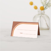 モダンなテラコッタ アーチ タイポグラフィ プレイスカード (裏面)