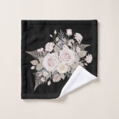 モダンなバスルームを彩る黒とピンクの花の装飾 バスタオルセット (ウォッシュタオル)