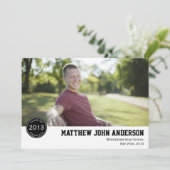 モダンなバッジの写真の卒業の招待状-黒 招待状 (スタンド正面)